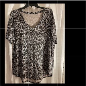 AE V- neck slightly used